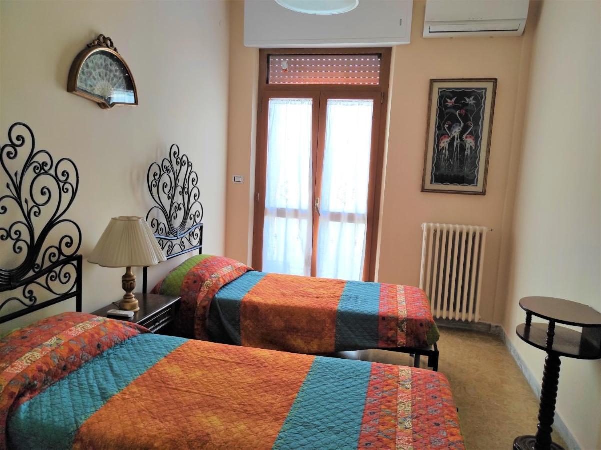 Apartamento La colonna Holiday house Lecce Exterior foto